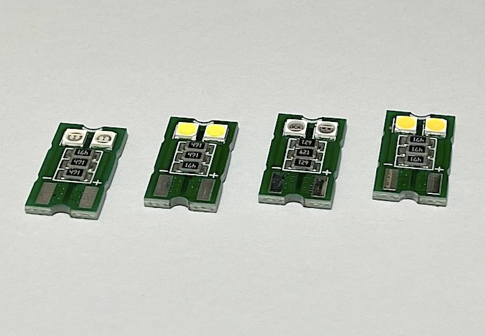 ランクル300／純正交換用 LED(3030Chips)ドアカーテシランプ
