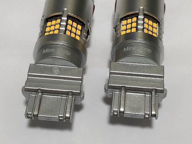 Cadillac Escalade／LEDフロントウインカーバルブ（ハイフラ